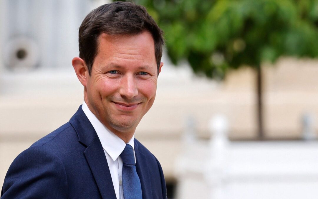 🎬 Débat Attal-Bardella : Le spectacle de la démocratie en péril