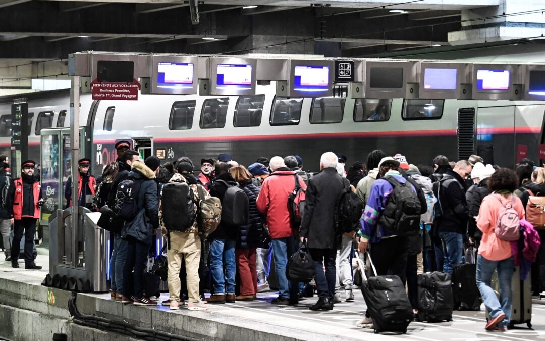 Turbulences dans les cieux et sur les rails : Un 8 mai sous le signe de la grève