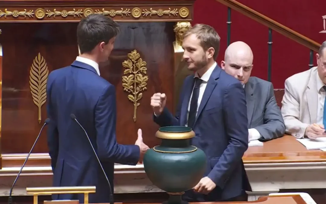 Élection à la présidence de l&rsquo;Assemblée nationale et jeu de mains